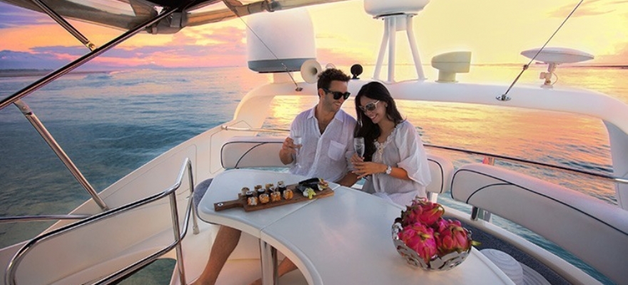 2-Hour Romantic Sunset Cruise with Sushi and Drinks
